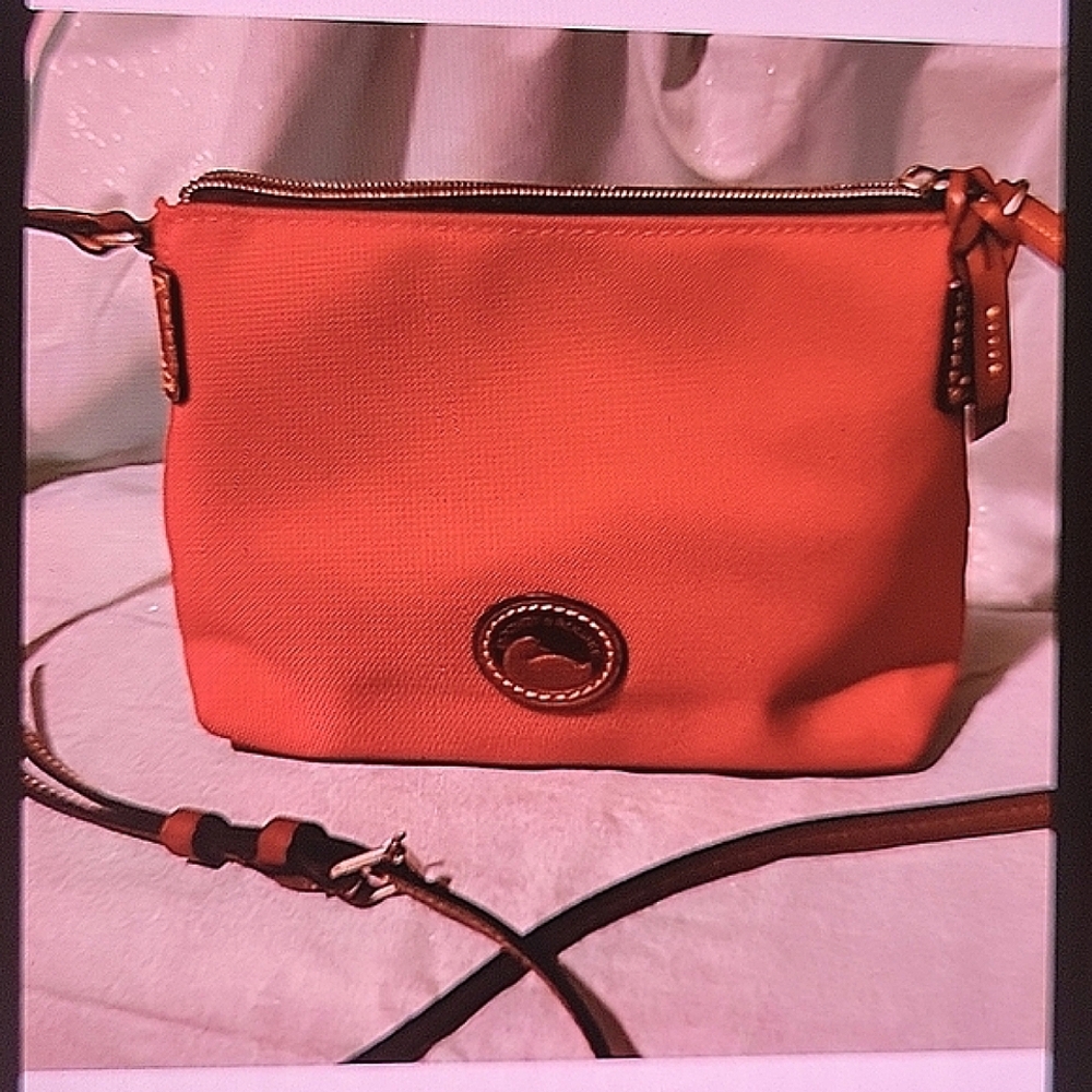 DOONEY & BOURKE CROSSBODY BAG  ADJUSTABLE STRAP EUC